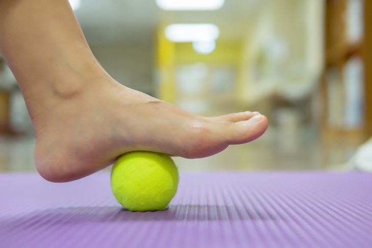 Quick and Easy Exercises to Treat Plantar Fasciitis