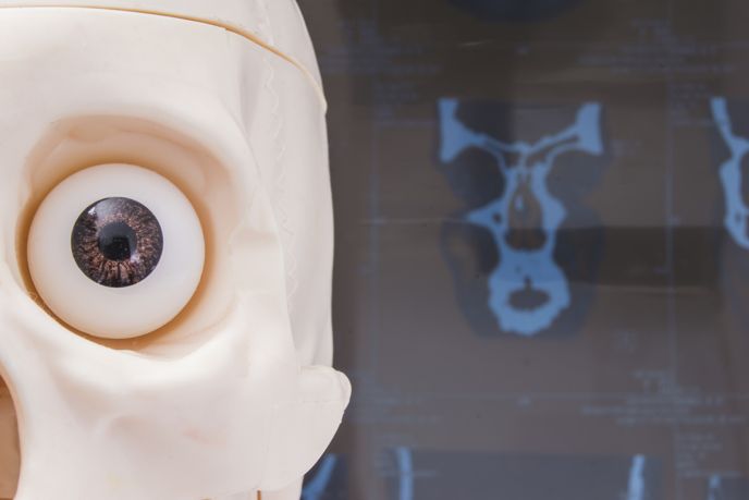Recognizing Optic Neuritis: 10 Symptoms to Watch Out For