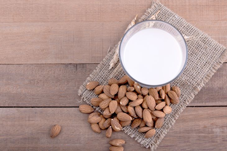10 Surprising Health Benefits of Almond Milk