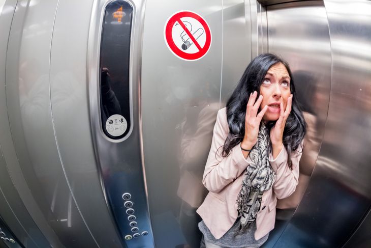 10 Symptoms of Claustrophobia
