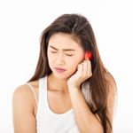 10 Causes and Symptoms of Eustachian Tube Dysfunction