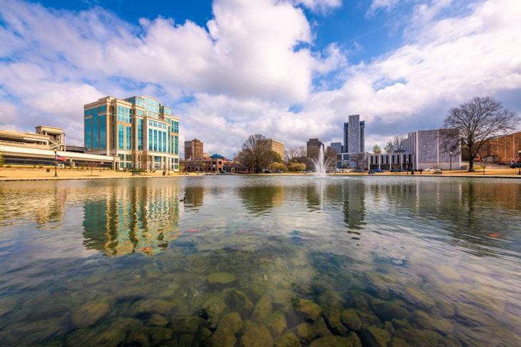 Huntsville, Alabama, USA park and downtown cityscape.