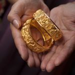 Anniversary Gift Ideas Based on Tradition Your Spouse Will Love