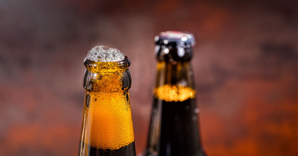 Clever Hacks for Opening a Beer or Soda Without a Bottle Opener Facty
