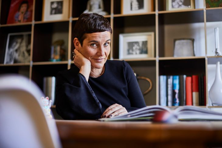 What Are the Best Haircuts for Women Over 50?