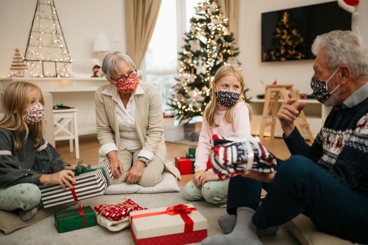 How Seniors Can Safely Celebrate the 2020 Holiday Season
