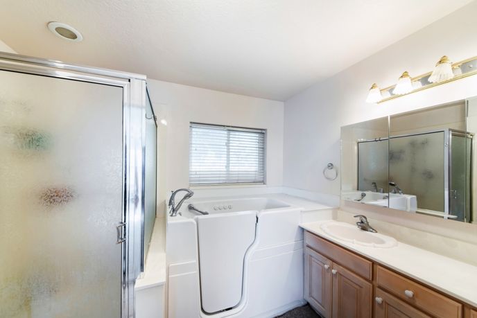 Best Times to Buy a Walk-In Tub and Get a Deal