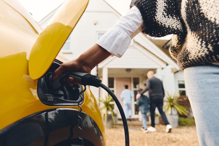 Simple, Reliable Electric Cars for Seniors on the Go