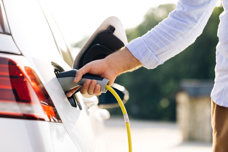 Electric vehicle Recharging battery charging port