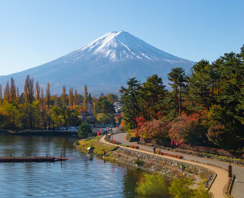 Fuji mountain and Oike Pakr in autumn at Kawaguchiko Lake, Japan