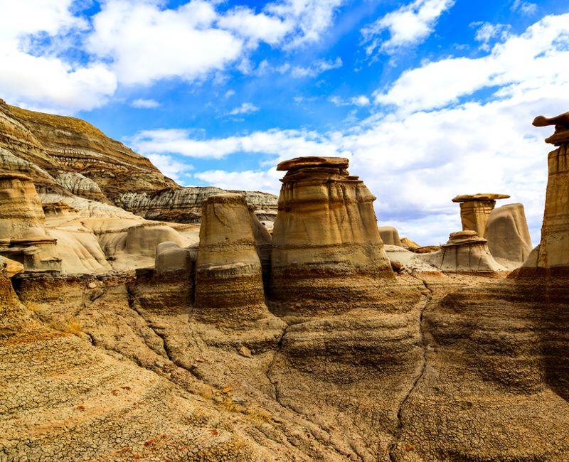 Drumheller, Badlands at the Dinosaur Provincial Park in Alberta, where rich deposits of fossils and dinosaur bones have been found. The park is now an UNESCO World Heritage Site.