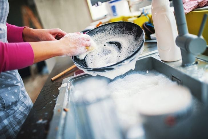 Clean messes that attract roaches
