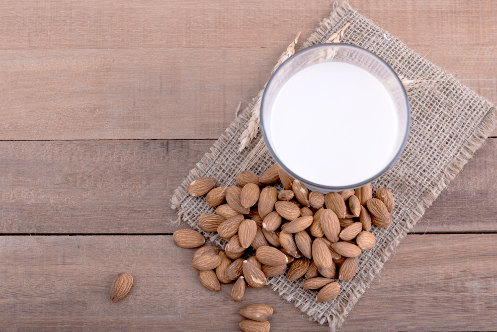10 Health Benefits of Almond Milk Facty Health
