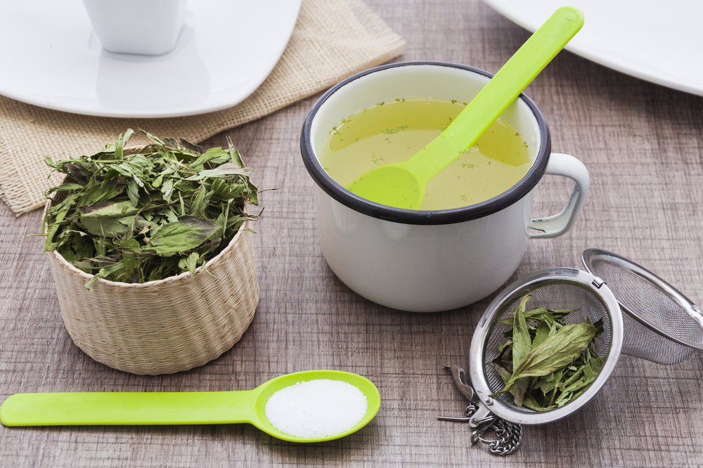 10 Surprising Benefits and Risks of the Alternative Sweetener Stevia